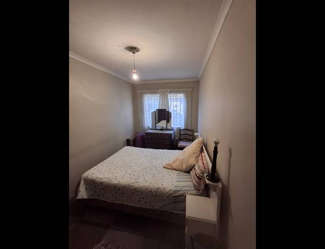 5 BEDROOM FREESTANDING FOR SALE IN EASTWOOD